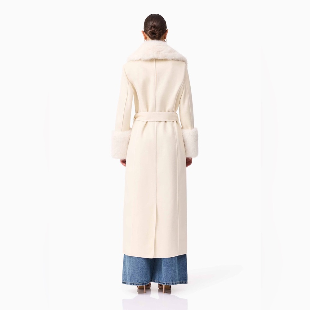 Elliatt Aria Faux Fur Trim Belted Coat in Cream Size XL NWT - Picture 3 of 10